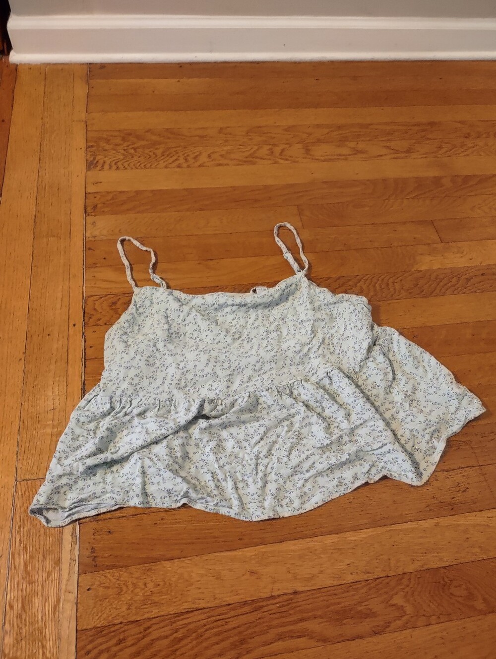 American Eagle Floral Cami Tank Top XL White Green Ditsy Print Ruffle Cottagecor